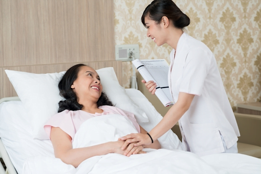 truyền nước biển tại nhà